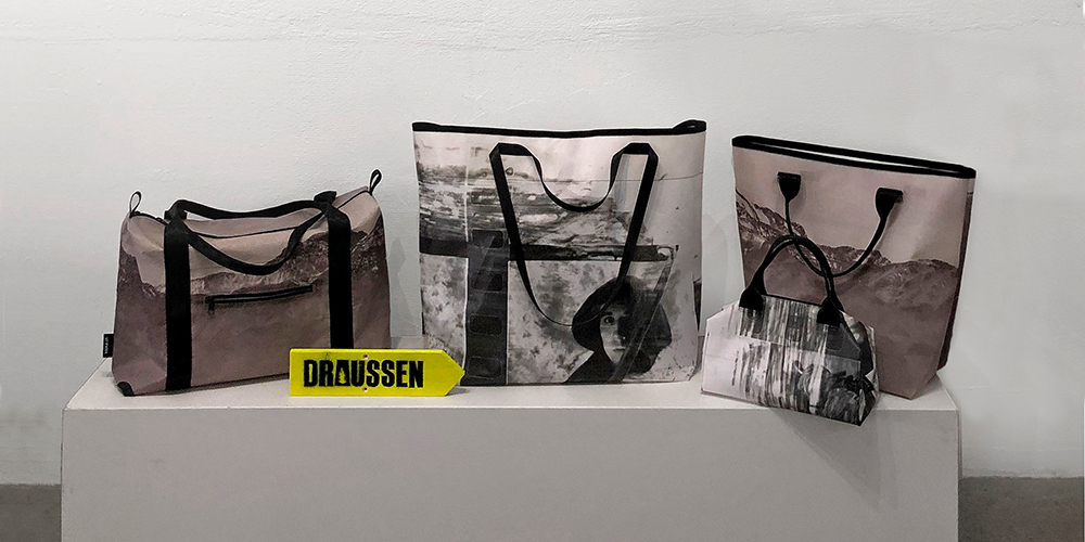 Draussen Taschenverkauf